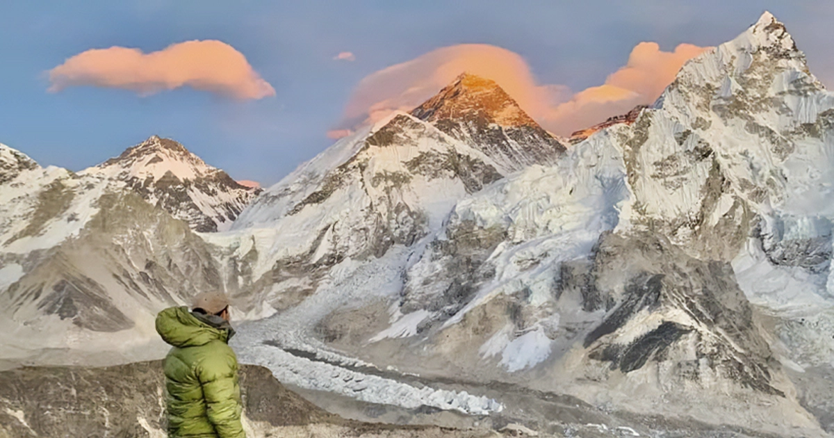 Sunrise over Mount Everest seen from Kalapatthar summit.