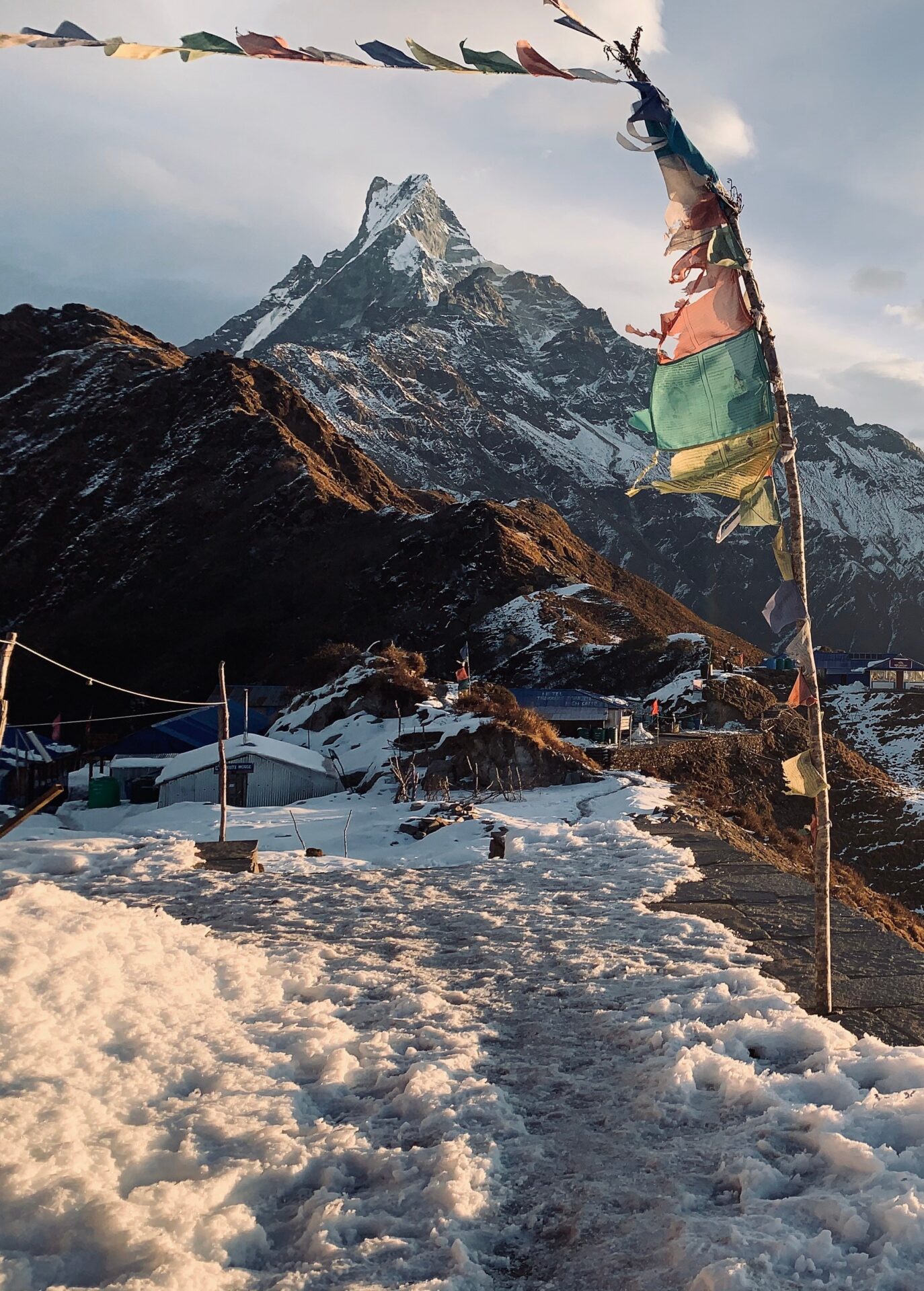 mardi himal with prayer flags