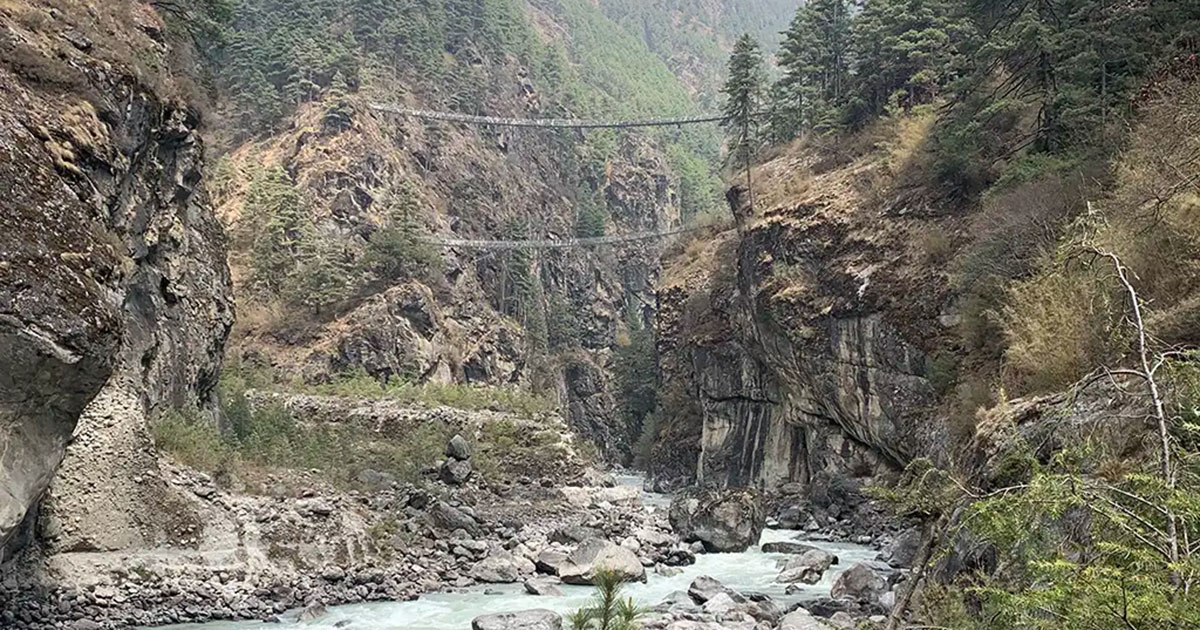 Image of suspension bridges on the way to Namche Bazaar.