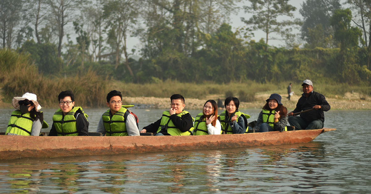 Canoeing over the Rapti River, Chitwan.