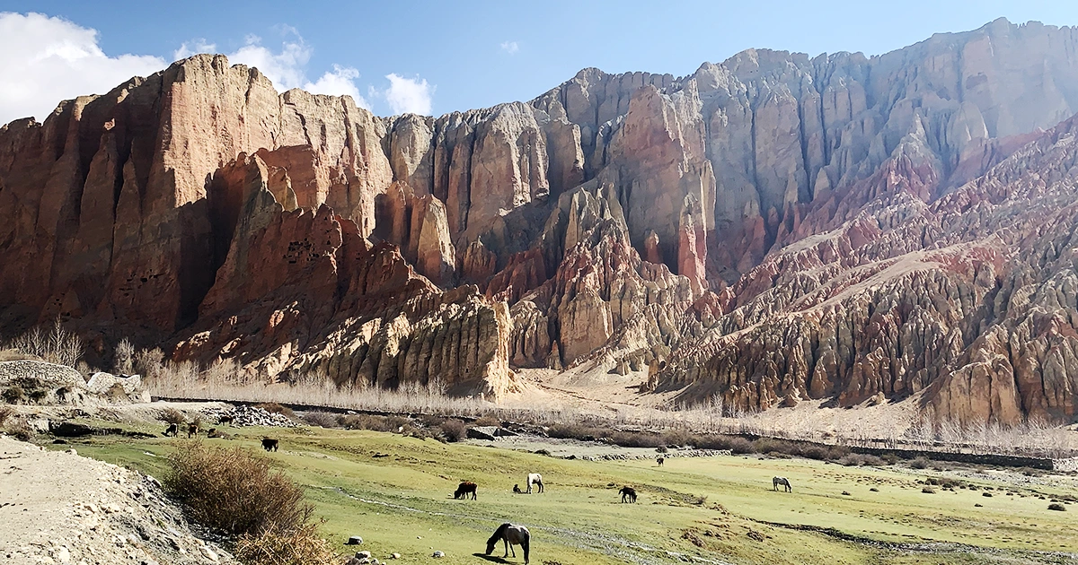rocky cliffs of upper mustang