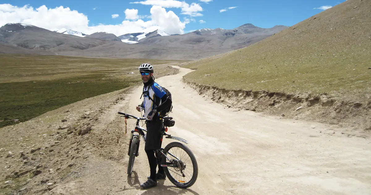cycling in Nepal