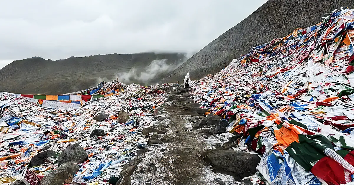 Praying Flags on Dolma La Pass