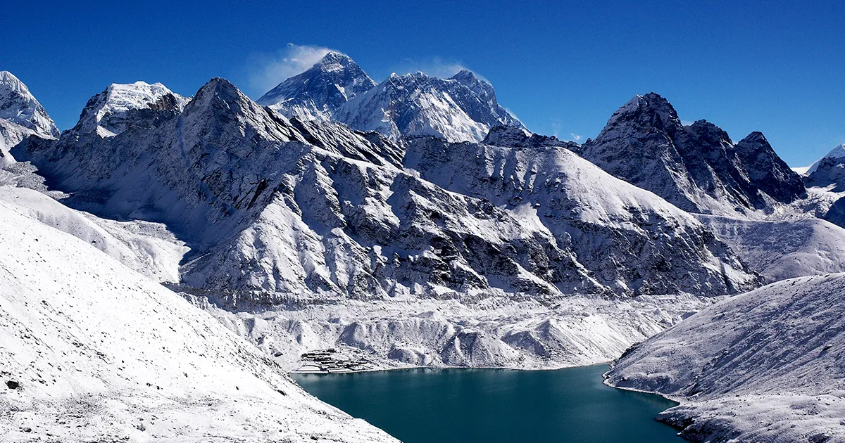 Picture of Mount Everest and Gokyo Lake 