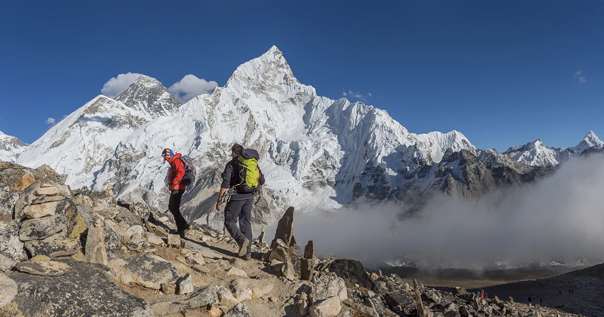 Single hiker with Guide