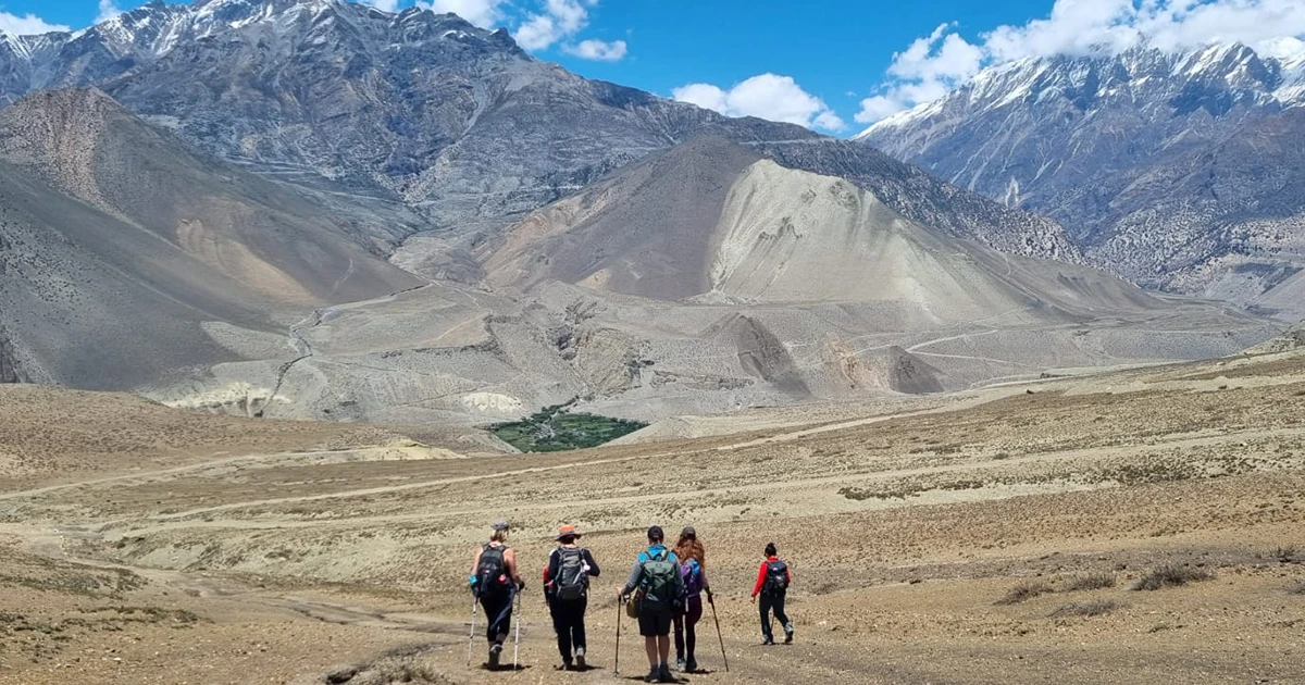 Annapurna Circuit trek trail