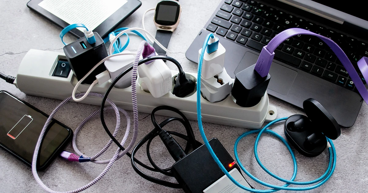 Packed Charging plug in Teahouse 