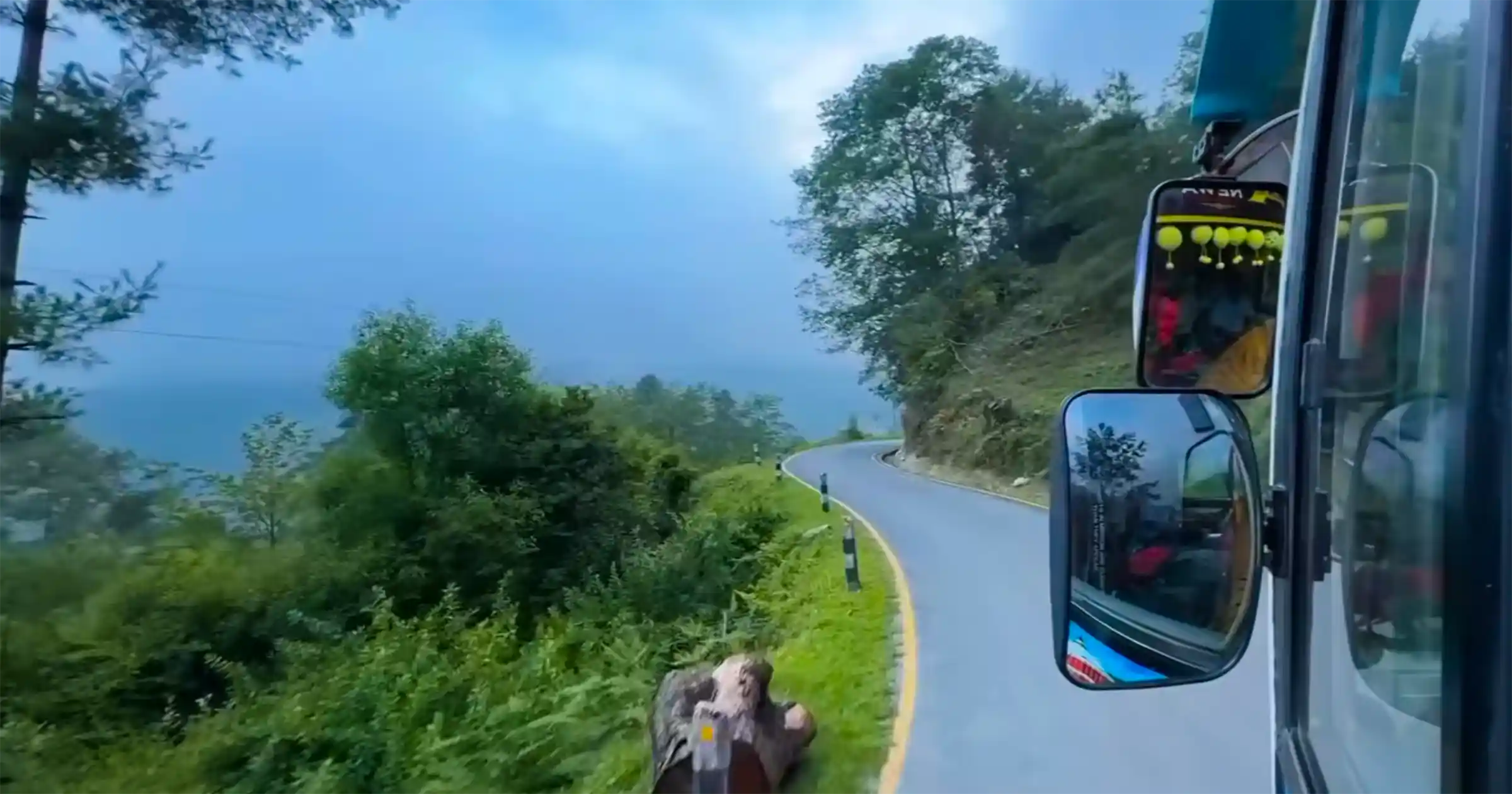 Road to Phaplung Via Salleri
